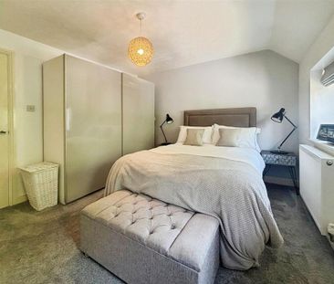 2 bedroom semi-detached house to rent - Photo 5