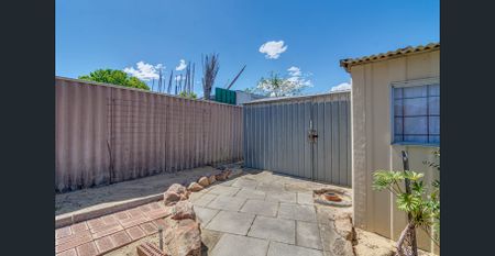 Immaculate Family Home in the Heart of Carine - Photo 5