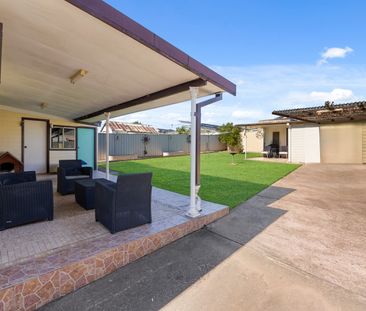 Air-Conditioned Three-Bedroom Home with Updated Kitchen and Tiled Living Areas! - Photo 4