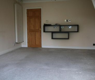 2 bedroom semi-detached house to rent - Photo 2