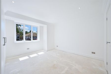 To Let 5 Bed Bungalow - Detached - Photo 2