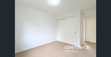 Freshly Painted - Three Bedroom Townhouse! - Photo 4