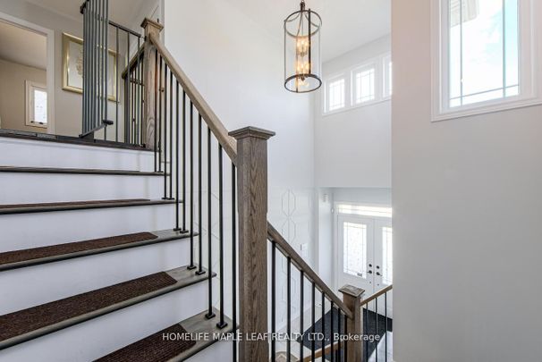 For Lease - 118 Lorne Thomas Place, New Tecumseth, Ontario - Photo 1