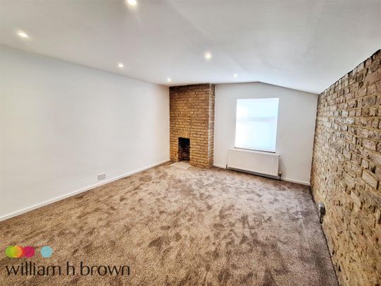 London Road, Grays - Photo 1