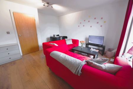 2 bedroom Flat in 45 Cardigan Road, Leeds - Photo 4