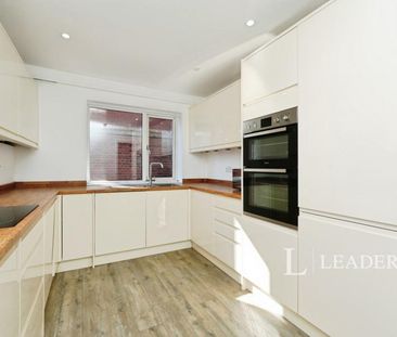3 bedroom apartment to rent Croydon Road, Beckenham, BR3 - Photo 5