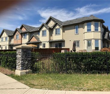 Beautiful 2 ensuited bdrms townhome for rent in Airdrie - Photo 1