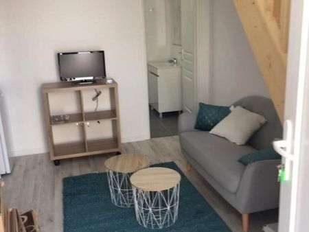 Location Appartement 1 pièces 29 m2 à Saint-Quentin - Photo 2