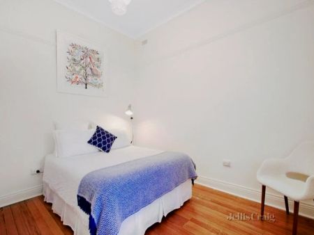 2 Bed, 1 Bath - Photo 2