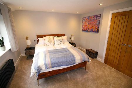 4 bedroom detached house to rent - Photo 3