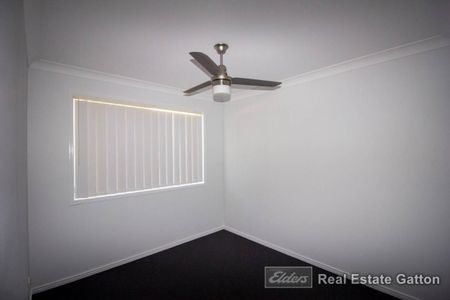 Modern Family Home - Photo 4