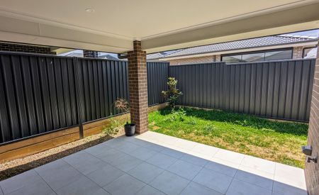 7 Horizon Loop, Oran Park NSW 2570 - House For Rent | Domain - Photo 3