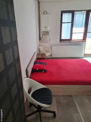 Berceni huedin demisol fara bucatarie - Fotografie 1