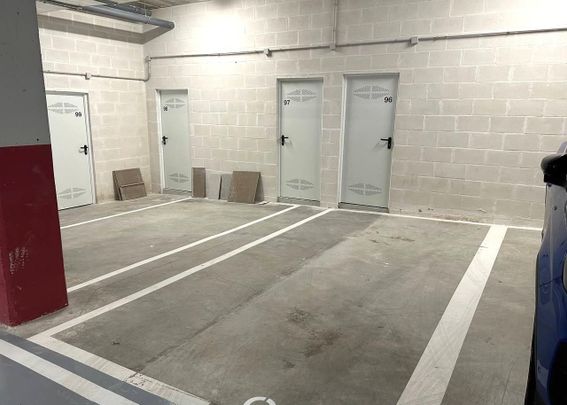 Penthouse in Estepona - Photo 1