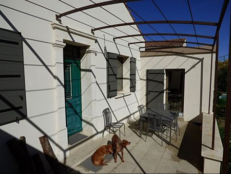 AVIGNON EXTRA MUROS: Maison avec jardin au calme d'une impasse à 10 minutes à pied de la Porte Saint Michel - Photo 2