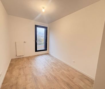 Location Appartement 4 pièces 77m² - Photo 3