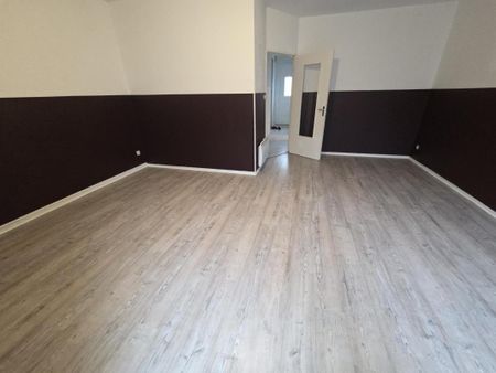 Location Appartement 4 pièces 75m² LE CREUSOT 71200 - Photo 4