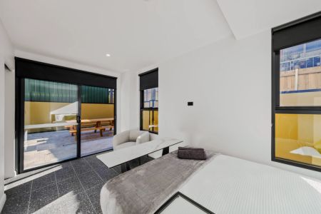 Premium 1 Bedroom Studio With Private Garden - Photo 5