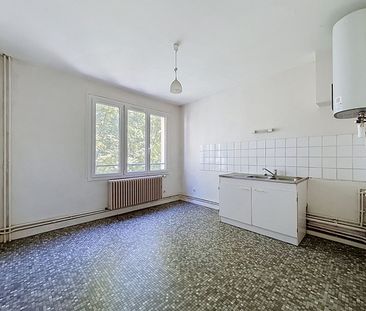 Location Appartement 3 pièces 75m² ROUEN 76000 - Photo 3
