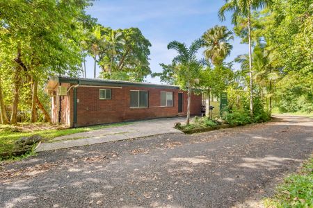 Cozy and convenient living in prime Stratford location - Photo 5