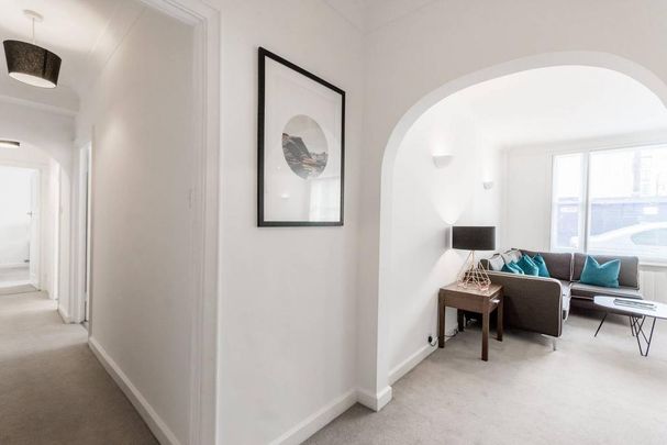 2 bedroom flat to rent - Photo 1