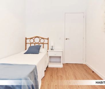 Calle Párroco Antonio González Abato, Sevilla, Andalusia 41013 - Photo 5