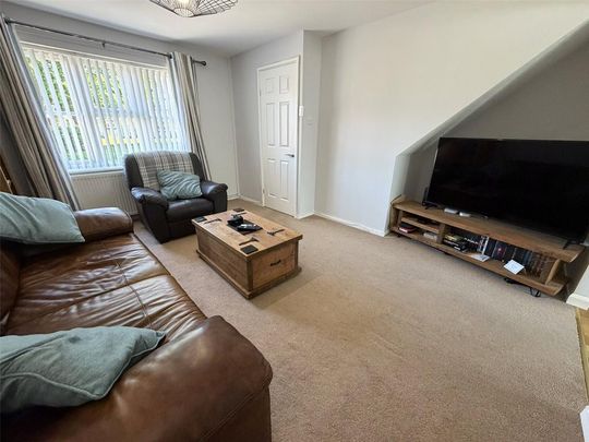 3 bedroom semi-detached house to rent - Photo 1