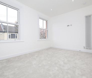 4 bedroom terraced house to rent - Photo 3