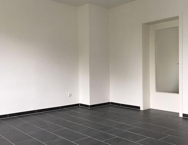 *** Altbau-Liebhaber aufgepasst! 2 Zimmerwohnung + Wohnküche + Mansarde! *** - Foto 1