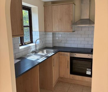 1 bedroom ground floor flat to rent - Photo 2