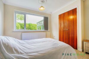 2 BEDROOM Bungalow - Photo 2