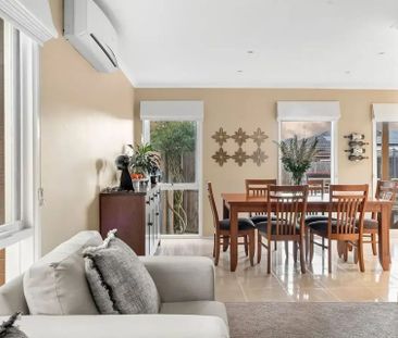 STUNNING HOME IN IDEAL LOCATION - Photo 2