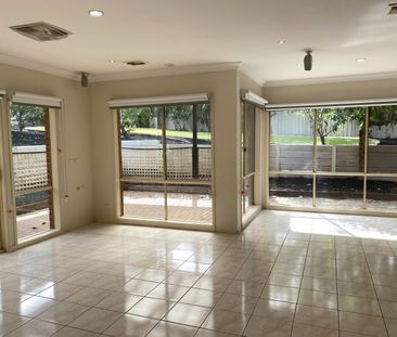 7 Kauri Court, Hampton Park VIC 3976 - House For Rent | Domain - Photo 5