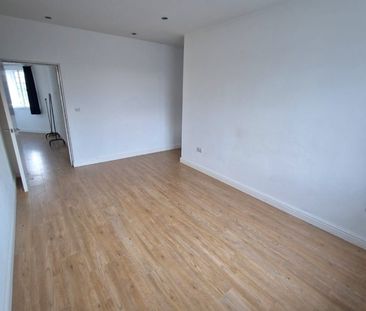 1 Bed Flat, Armfield House, N11 - Photo 1
