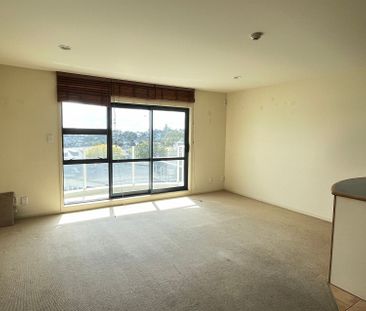 APARTMENT IN HOWICK VILLAGE - Photo 2