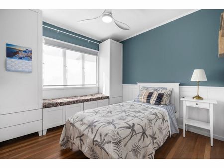 Charmingly Renovated High-Set - Photo 4