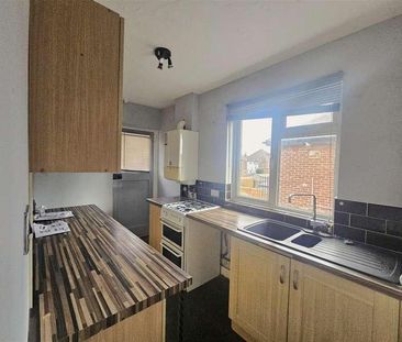 Bruce Avenue, Worthing, BN11 - Photo 4