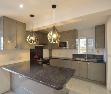 Pooley Green Road, Egham, TW20 - Photo 6