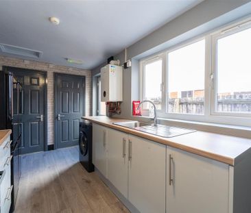 5 bedroom house to rent - Photo 2