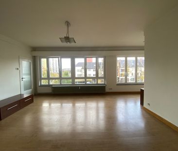 Ruim appartement pal in het centrum van Genk - Photo 4