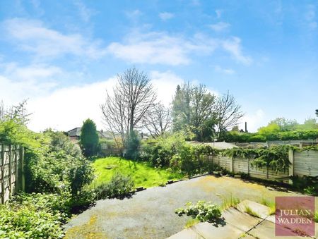 2 bedroom semi-detached house to rent - Photo 5