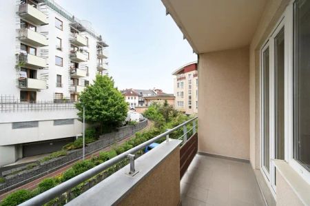 Byt 1+kk, 35 m and sup2;, balkon a sklep, ul. Za Černým mostem, Praha 14 Kyje - Photo 4