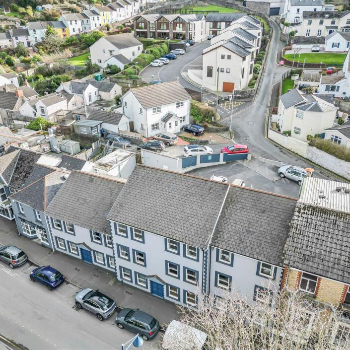 Irvine Court, Mumbles, SA3 - Photo 1