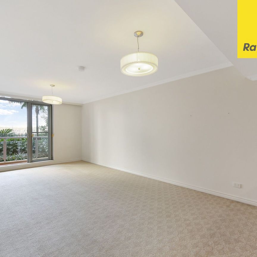 PRIME POSITION WITH MOMENTS TO SHOPS AND BAY RUN...CALL 0421 579 502 - Photo 1