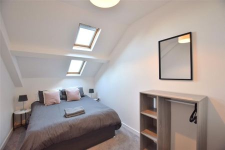 4 bedroom flat to rent - Photo 4