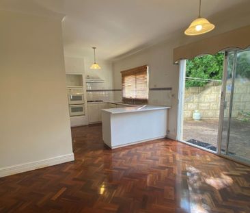 Beautiful Home&comma; Great Location&excl; - Photo 5