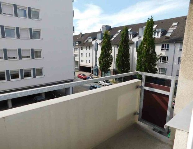 Schickes 1-Raum-Appartement mit Einbauküche und kleinem Balkon - Photo 1