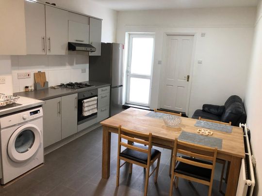 Room in a Shared House, Brenthurst Road, NW10 - Photo 1