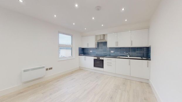 2 bedroom flat to rent - Photo 1