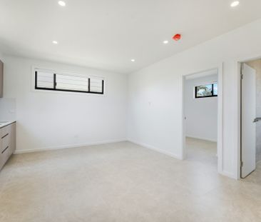 Stylish, Spacious & Super Convenient! - Photo 4